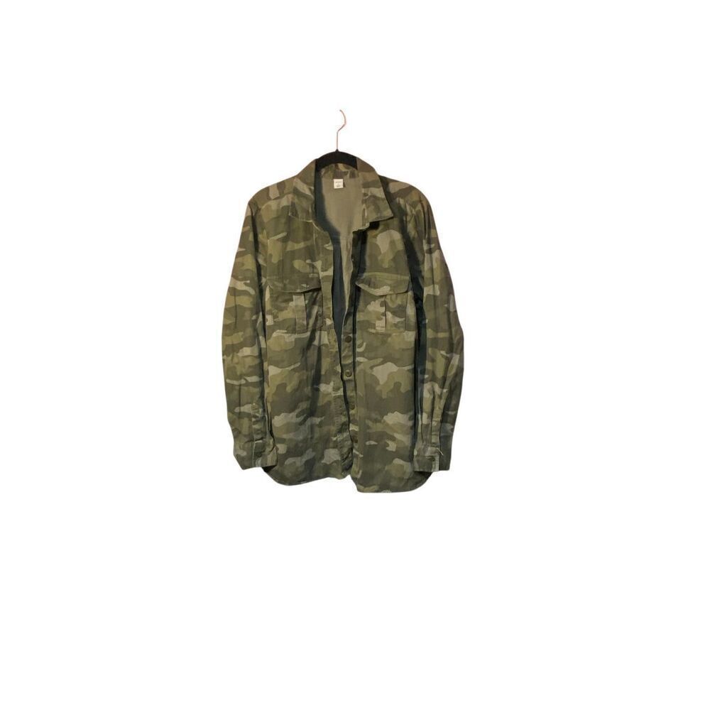 Old Navy menโs greenโcamouflage, long sleeve button down shirt size large